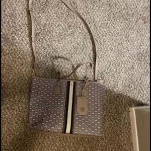 Tory Burch Gemini Link Tote-Small Accepting offers